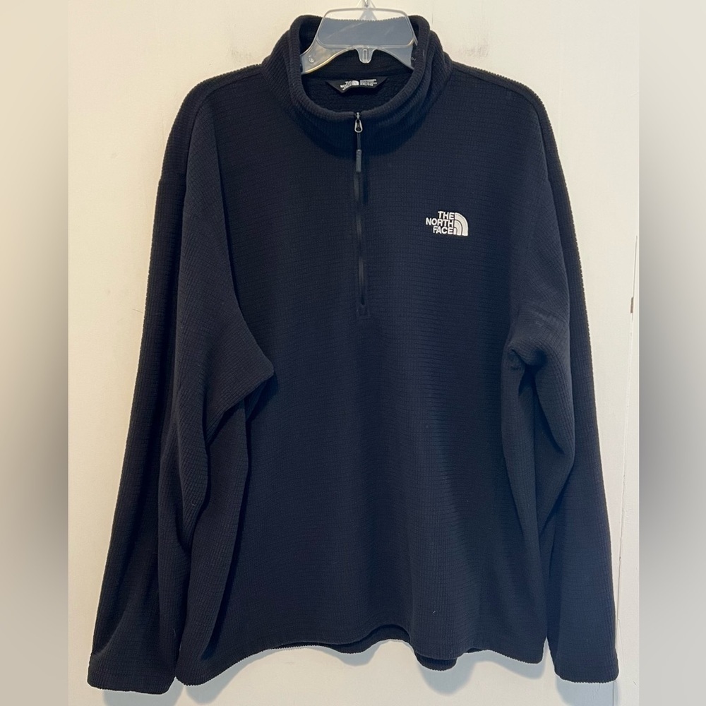 North Face Black 1/4 Zip Mens Pullover Q23